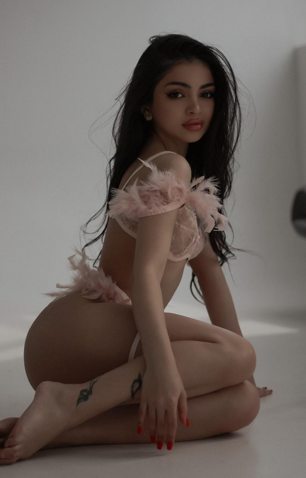 Вика: проститутки индивидуалки в Ярославле